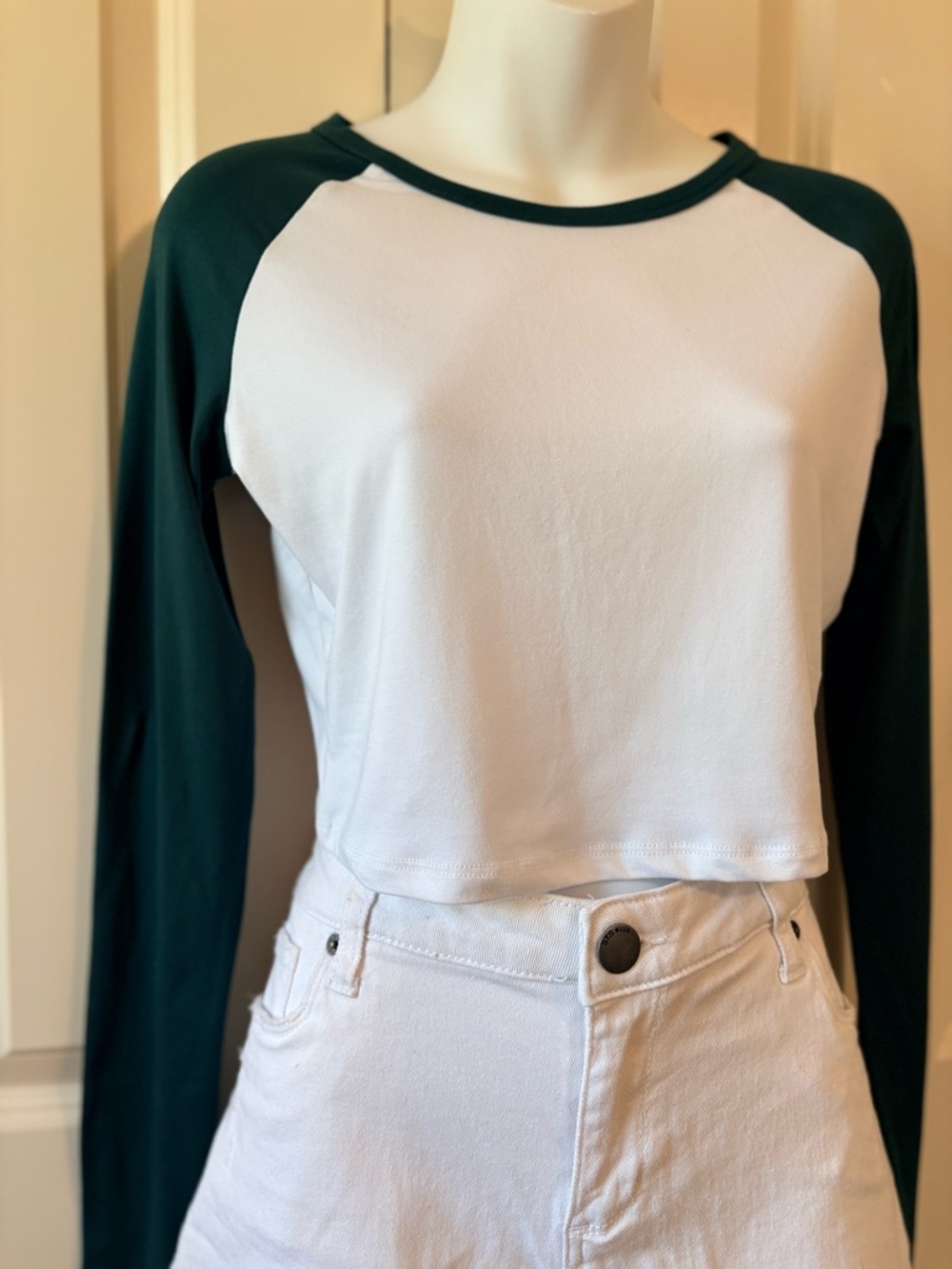 NWT, Essentials White Crop Top with Dark Green Sleeves, size S - Picture 2 of 6